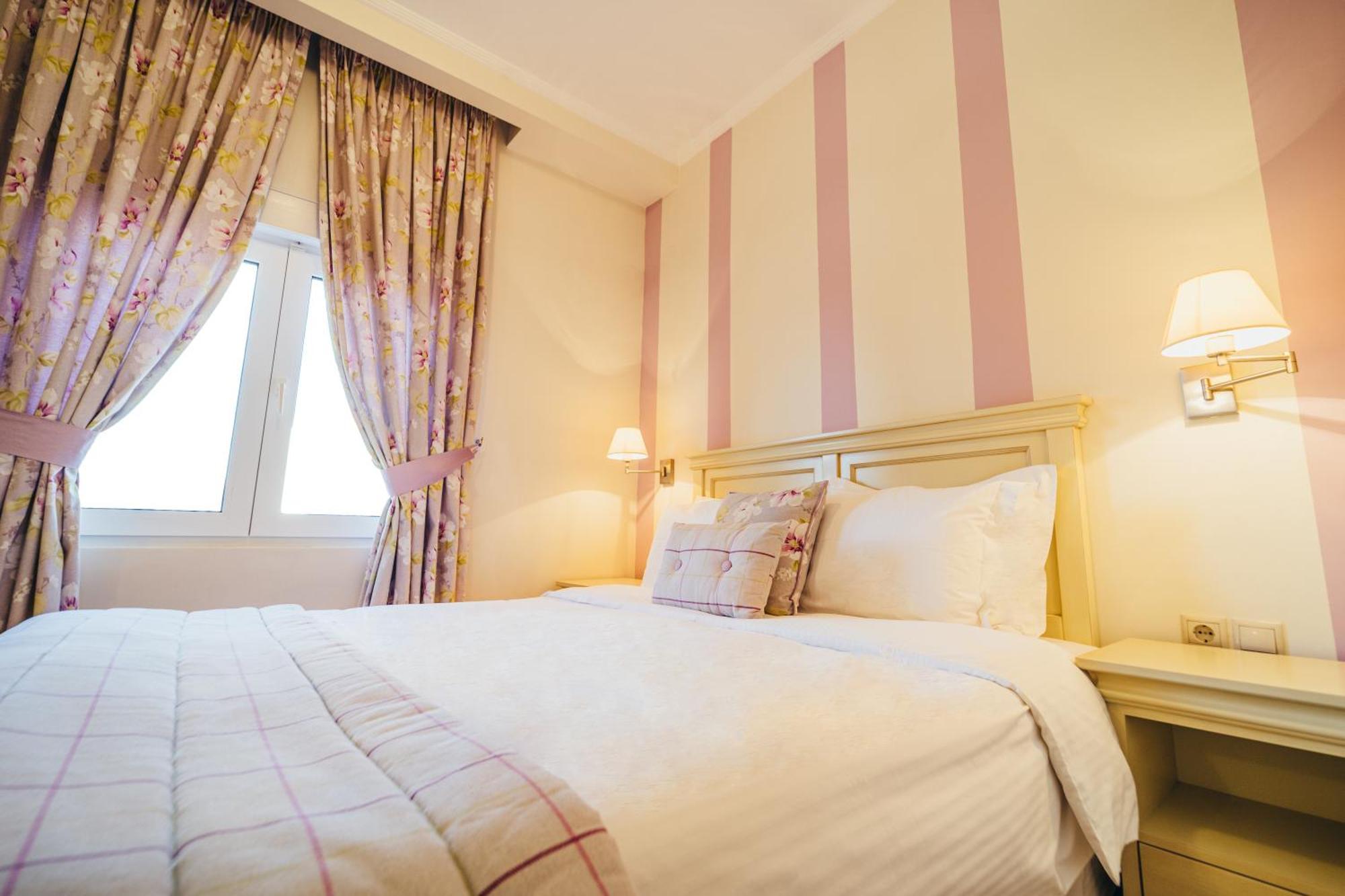 To Spiti Tis Sofias Hotel Kastoria Eksteriør billede