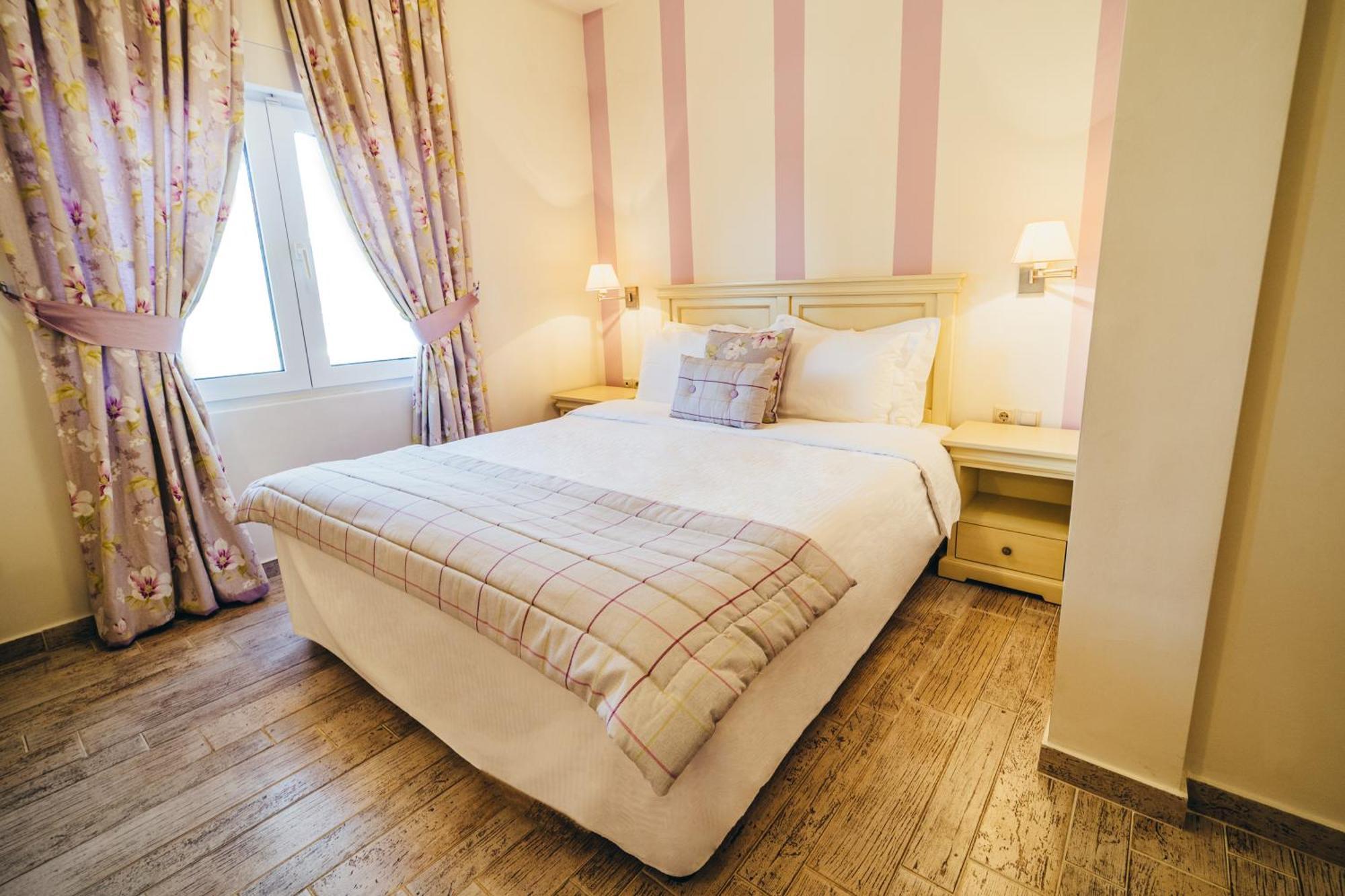 To Spiti Tis Sofias Hotel Kastoria Eksteriør billede