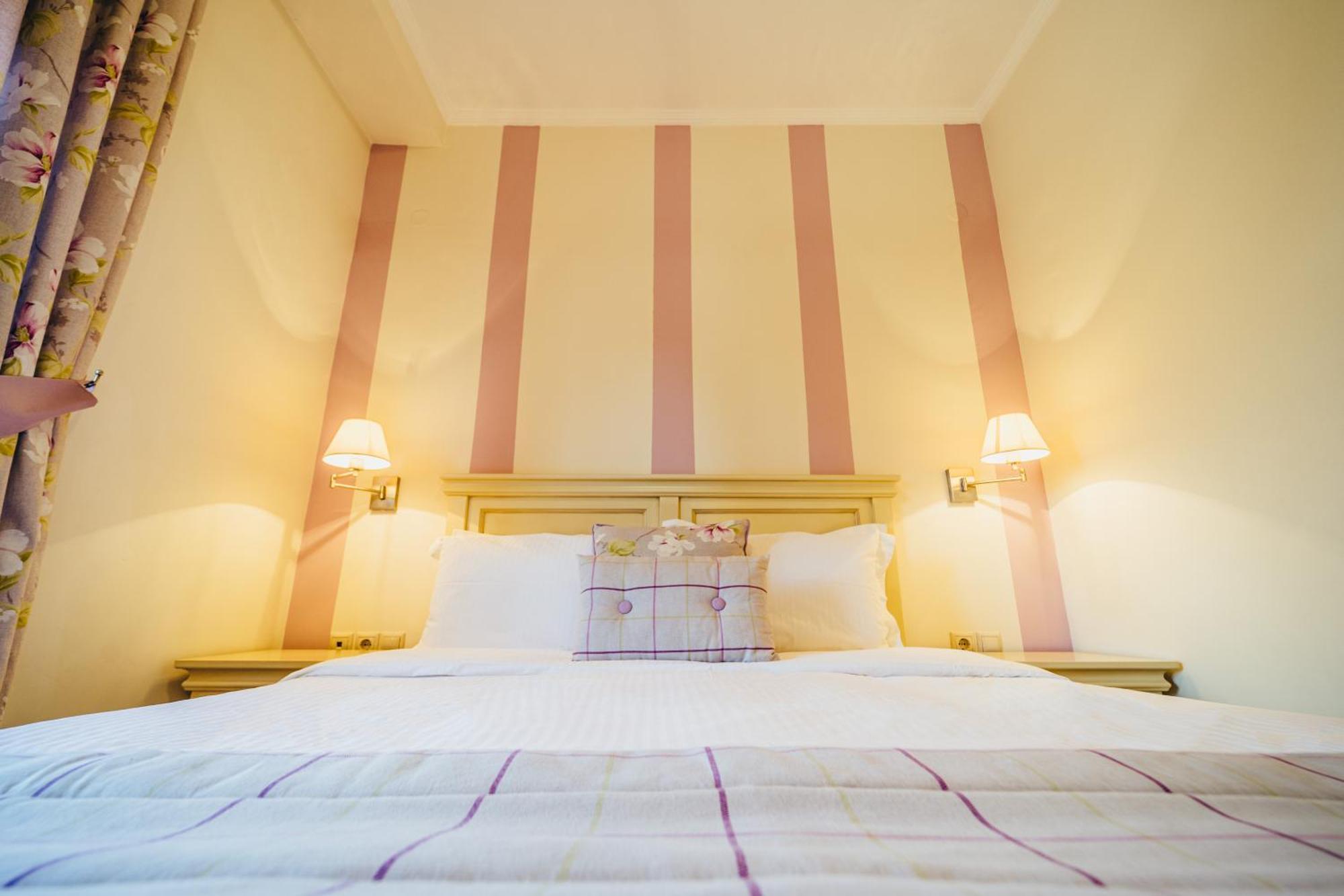 To Spiti Tis Sofias Hotel Kastoria Eksteriør billede