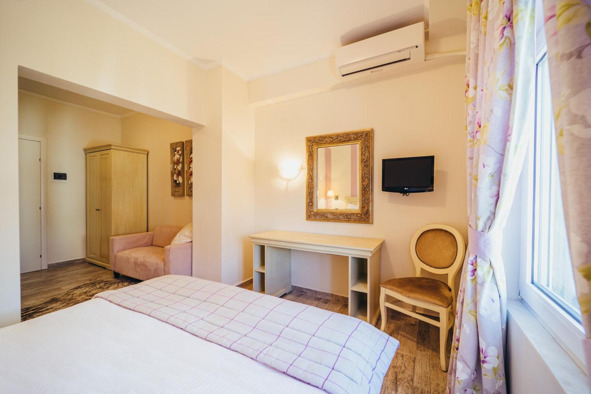 To Spiti Tis Sofias Hotel Kastoria Eksteriør billede