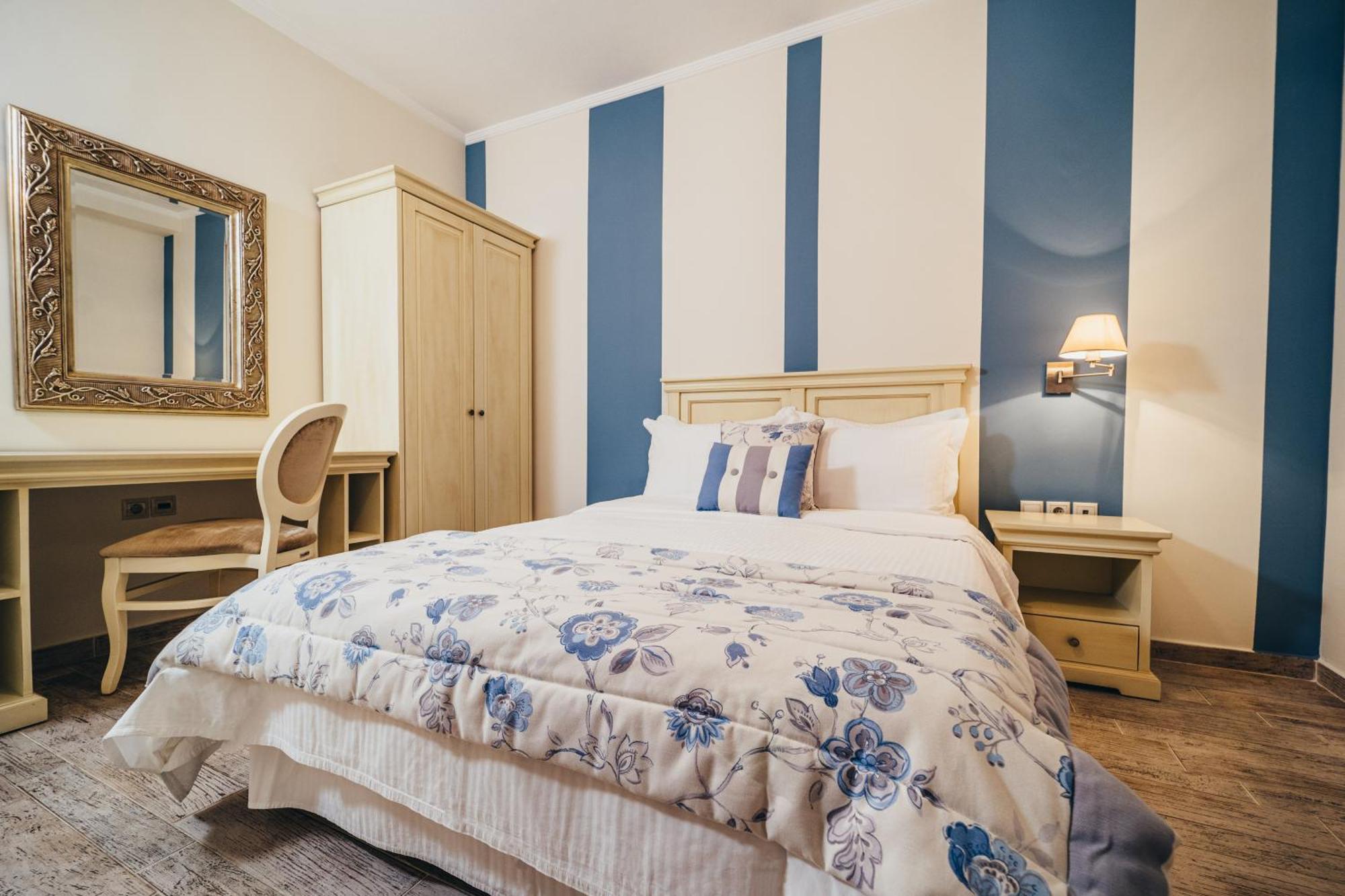 To Spiti Tis Sofias Hotel Kastoria Eksteriør billede